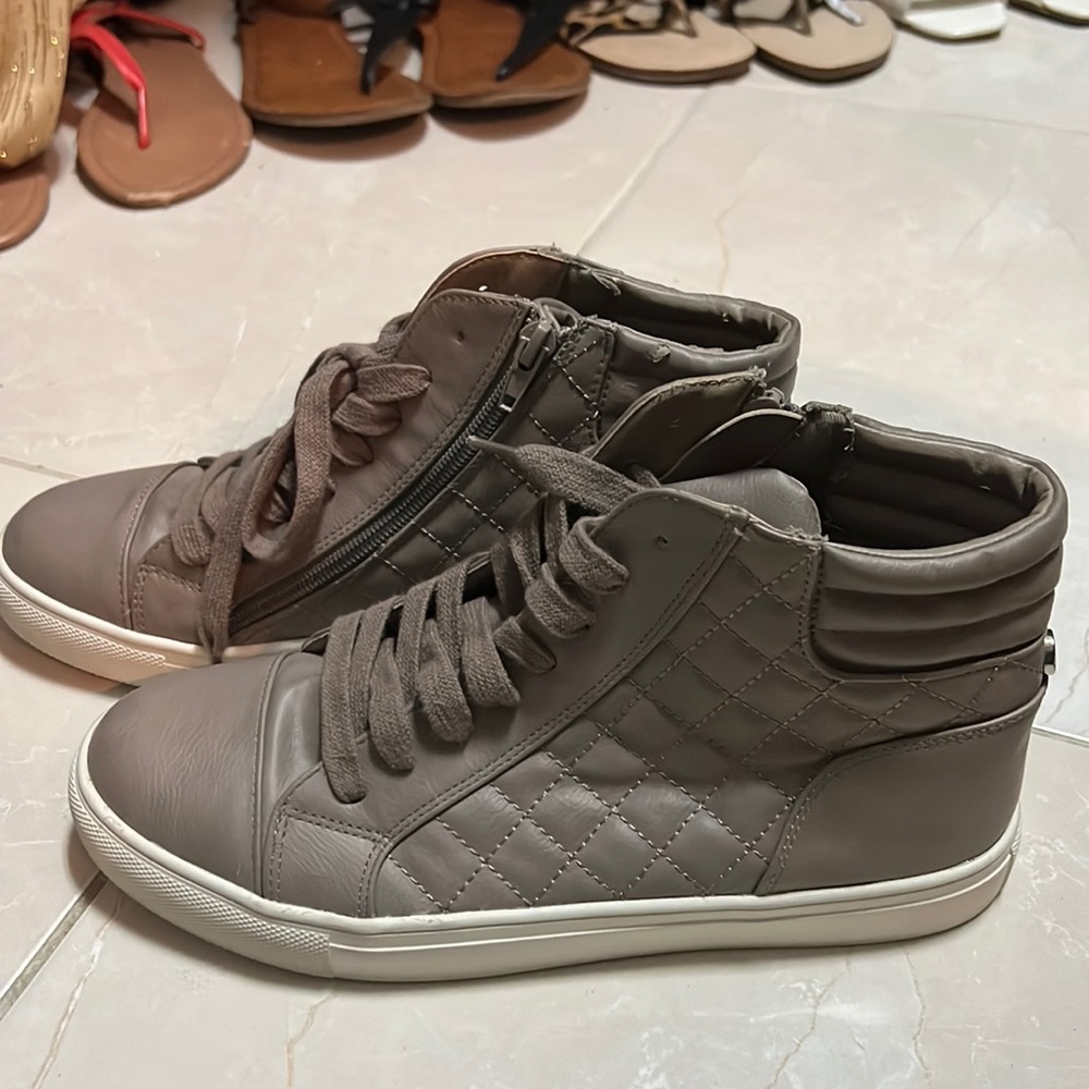 Steve Madden Size 9